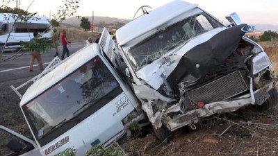 trafik kazasi -  Tunceli-Elazığ karayolunda kaza: 3’ü çocuk 20 yaralı Videosu