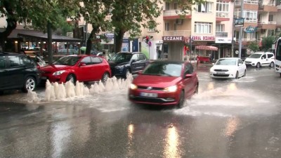  Fırtınanın teğet geçtiği İzmir’de sağanak yağış 