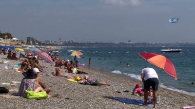 kasirga -  Türkiye kasırgaya hazırlanırken Antalya güneşin ve denizin tadını çıkartıyor  Videosu