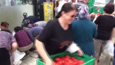 salar -  Salçalık domates için saatlerce beklediler  Videosu