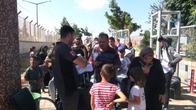 muhalifler -  Bayram için ülkesine giden 3 bin Suriyeli Türkiye'ye geri döndü  Videosu