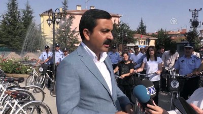 makam araci - Kırşehir Belediye Başkanı makam aracı yerine bisiklet kullanıyor  Videosu