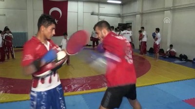 milli sporcular - Kick boksun altın gençleri hedef büyüttü - GAZİANTEP  Videosu