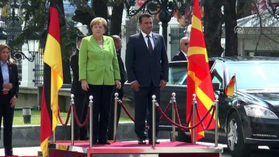 Almanya Başbakanı Merkel Makedonya'da - ÜSKÜP