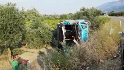 Halk otobüsü ile otomobil çarpıştı: 24 yaralı - MANİSA
