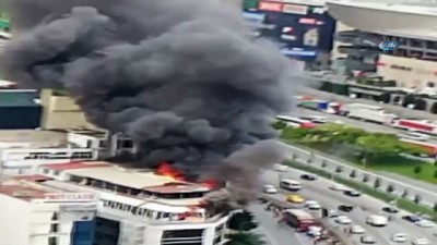  İkitelli'de iş merkezinde yangın