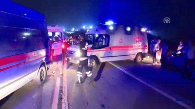 bebek - Otomobil, 4 araca çarptı : 7 yaralı - KOCAELİ  Videosu