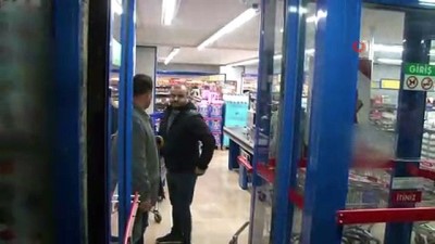 yagmurlu -  Antalya'da kadın kasiyere silahlı gasp Videosu