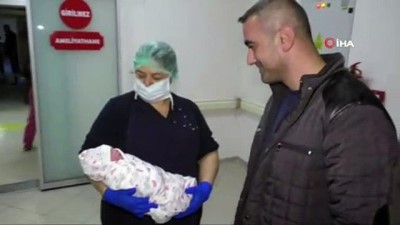 uvez -  Yeni yılın ilk bebeği  Videosu