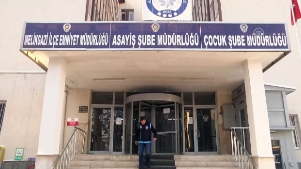 ayni sokakta 5 yil arayla islenen iki cinayetin faili yakalandi kayseri