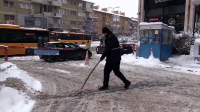 Balkanlar'da kar yağışı hayatı olumsuz etkiliyor - PRİŞTİNE