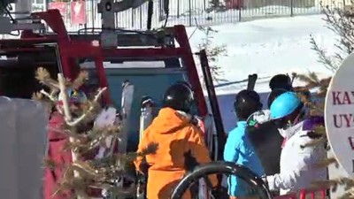 Erciyes'te güneşli havada kayak keyfi - KAYSERİ