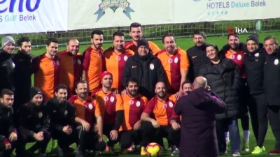 Galatasaray teknik ekibi, muhabirleri mağlup etti