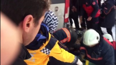 kazma kurek - Geri kayan minibüsün altında kaldı - ELAZIĞ  Videosu