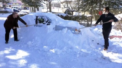  Kardan adam yerine kardan araba yaptılar 