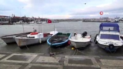  Şiddetli lodos Silivri'de balıkçı kayığını batırdı 