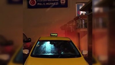 polis -  Torbacı taksicinin kumandalı özel bölmesinden uyuşturucu fışkırdı  Videosu
