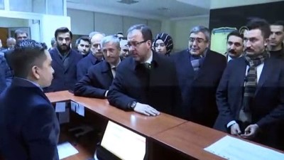 Bakan Kasapoğlu, Şahinbey Belediyesi Spor ve Yaşam Merkezi'ni ziyaret etti - GAZİANTEP
