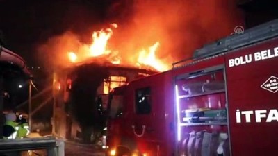Bolu'da iki katlı ahşap binada yangın 