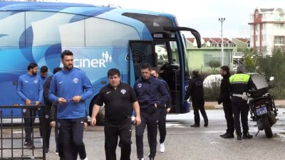 Futbolcular, 'Dinler Bahçesi'nde cuma namazı kıldı - ANTALYA 