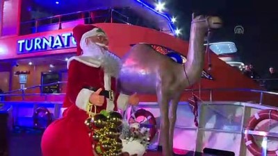 İstanbul Boğazı'nda Arap turistlere özel tekne gezisi - İSTANBUL 