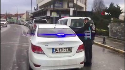 trafik polisi -  İstanbul’da 5 kişinin yaralanmasına neden olan sürücü yakalandı  Videosu