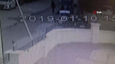hirsiz -  Lüks sitede bir daireyi soyan kadın hırsızlar kamerada  Videosu