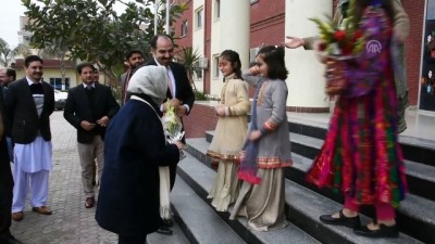 Peşaver'deki FETÖ okullarının TMV'ye devri tamamlandı 