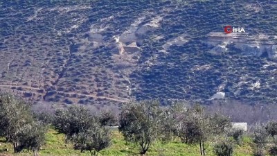  - Terör örgütünün Münbiç’teki tünel girişleri ve hendekleri görüntülendi
- Terör örgütü dağın altına tünel kazdı 