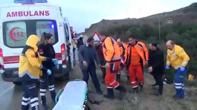 Uçuruma devrilen pikaptaki 4 kişi yaralandı - MANİSA 