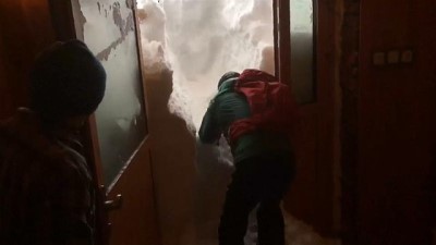 soguk hava dalgasi - Video | Avrupa kara kışa teslim, Türkiye’de kar yağışı ve tipi etkili oluyor Videosu
