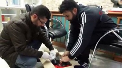 uttu -  Yavru kediyi donmaktan kurtardı  Videosu