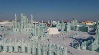 Çin'in en soğuk bölgesi Harbin'de geleneksel Kar ve Buz Festivali başladı