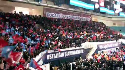 Cumhurbaşkanı Erdoğan: (Gençlere) Siz bir şarkısınız, bunu biliyorum - KOCAELİ 