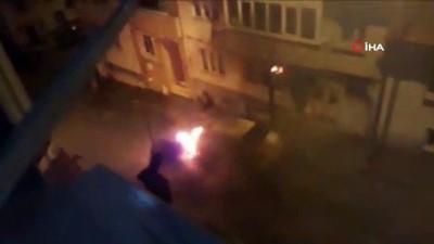  Park halindeki araç alev alev yandı 