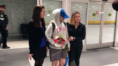disisleri bakani -  - Tayland'da Alıkonulan Suudi Genç Kadın Kanada'da Videosu
