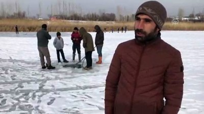 balik avi - Donan gölde tehlikeli balık avı - VAN  Videosu