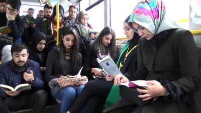 belediye otobusu - Otobüste kitap okuma etkinliği - BATMAN Videosu
