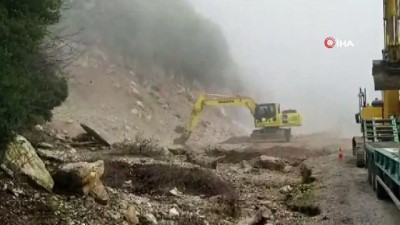  Spil Dağı heyelan riski nedeniyle ulaşıma kapatıldı