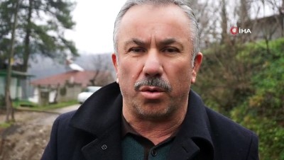  150 hanelik mahallenin yolu heyelanda çöktü 