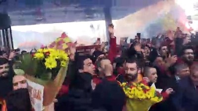 takim otobusu - Galatasaray kafilesi, Bolu'da Videosu