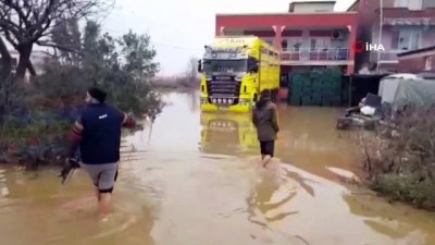 asiri yagis -  İzmir’de yağmur geçti, baskınların etkileri geçmedi Videosu