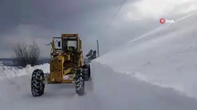 ayder -  Kar kalınlığının 1 metreyi aştığı Ilgaz ve Küre Dağları'nda ekiplerin zorlu kar mücadelesi devam ediyor  Videosu