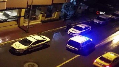 arbede -  Pendik'te yakalanan hırsızlık şüphelileri dakikalarca polise direnerek bağırdı  Videosu