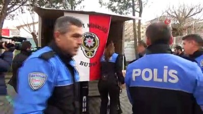  Yüksekovalı öğrencilerin karne hediyesi Bursa polisinden 