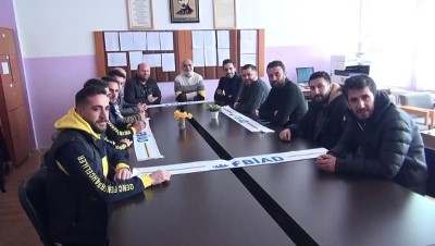 sosyal sorumluluk - Fenerbahçeli iş adamlarından öğrencilere giyecek yardımı - BİTLİS Videosu