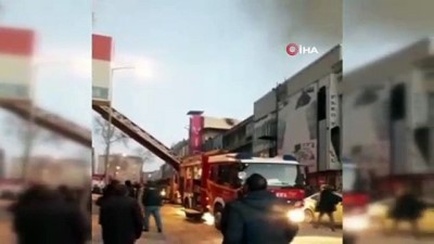 mobilya magazasi -  Ankara’da korkutan yangın: 5 yaralı Videosu