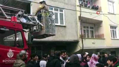  Esenyurt'ta binada yangın: 10 kişi kurtarıldı