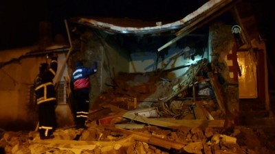 tup patladi - Gümüşhane'de tüp patlayan kerpiç ev çöktü: 1 yaralı Videosu