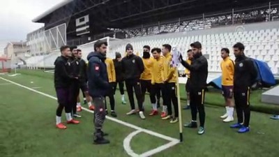 futbol turnuvasi - Suriyeli futbolcu hayali için Türkiye'de - ANKARA  Videosu